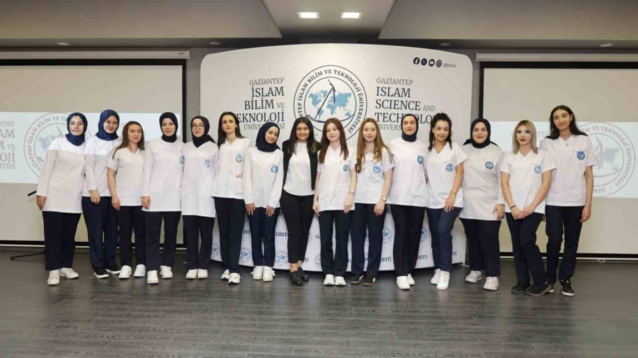 Gaziantep İslam Bilim ve Teknoloji Üniversitesi'nde 5 Mayıs Dünya Ebeler