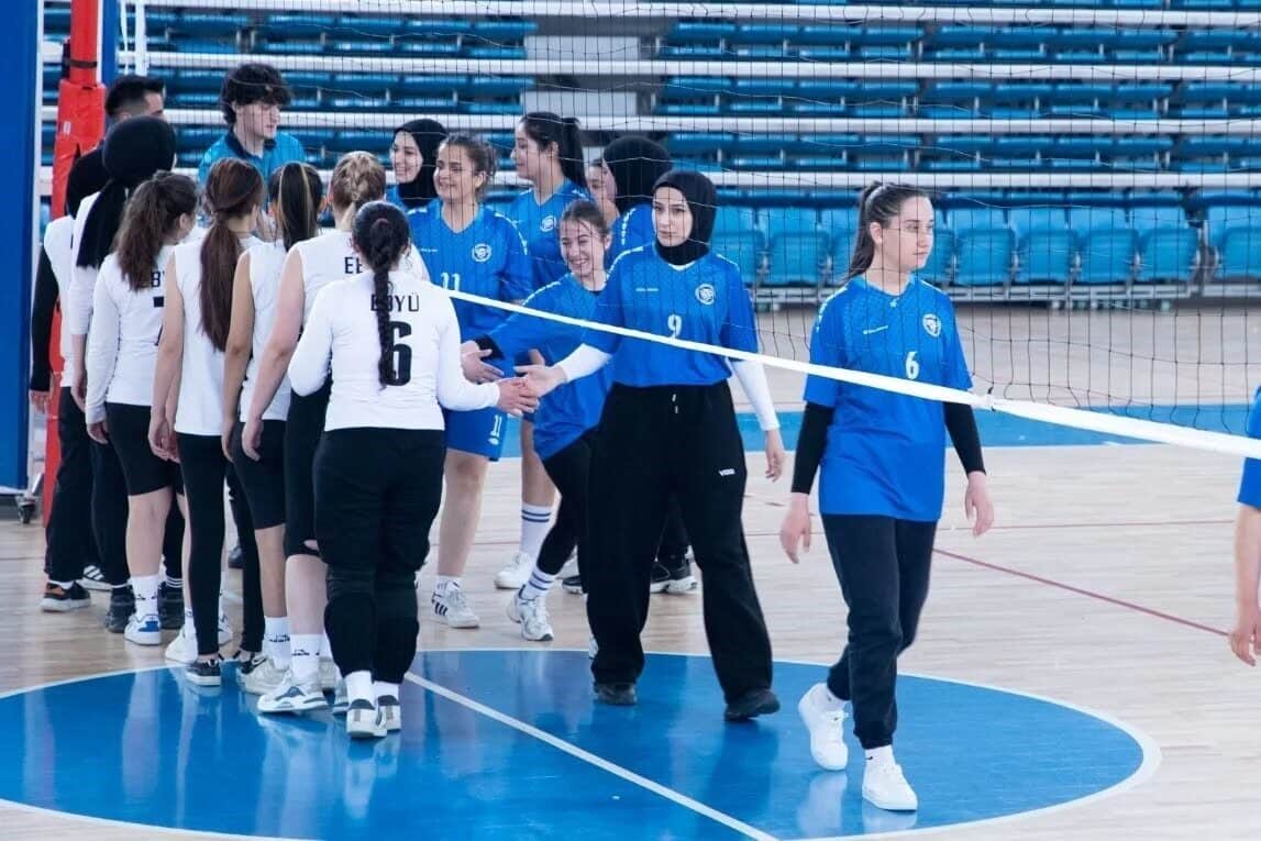 Erzincan Binali Yıldırım Üniversitesi, Bahar Şenlikleri kapsamında tenis, voleybol, futbol,