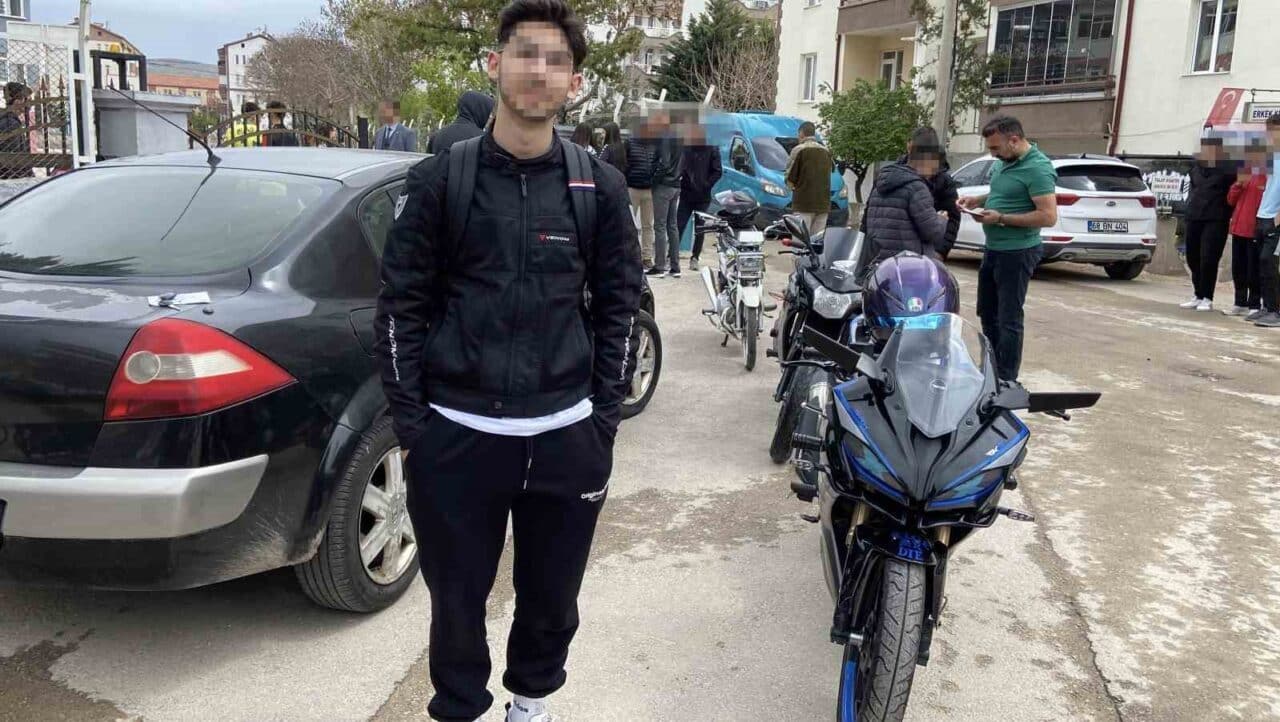 Aksaray'da 17 yaşındaki M.A.A., ehliyetsiz motosiklet kullanırken tespit edildi. Polis