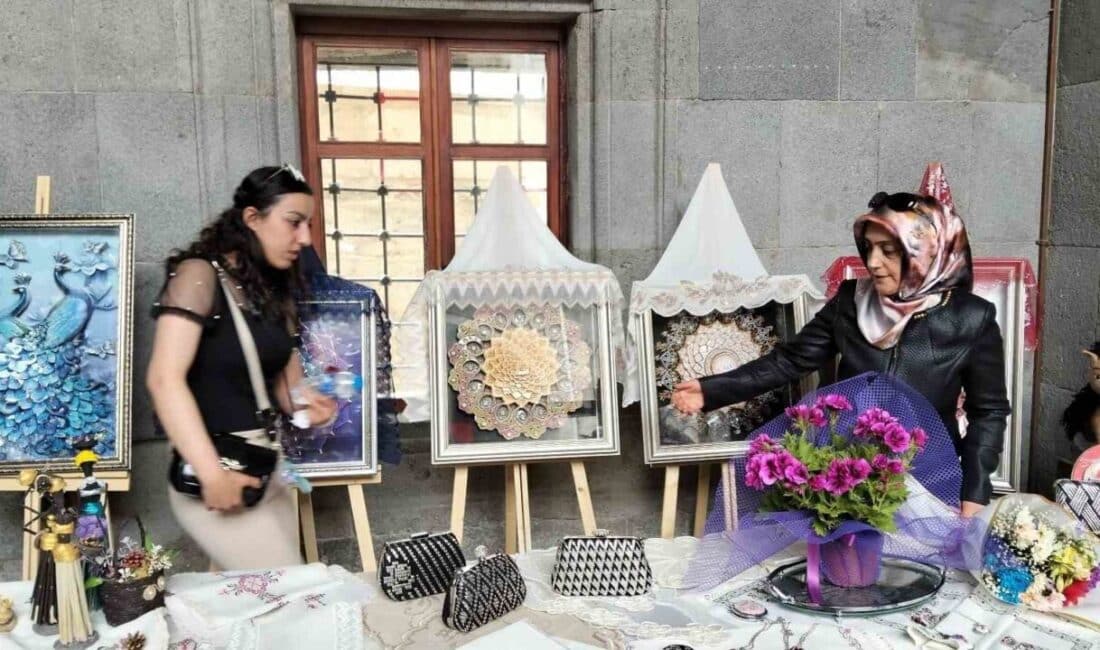 Pasinler Halk Eğitim Merkezi, Erzurum'da Çifte Minareli Medrese'de yıl sonu