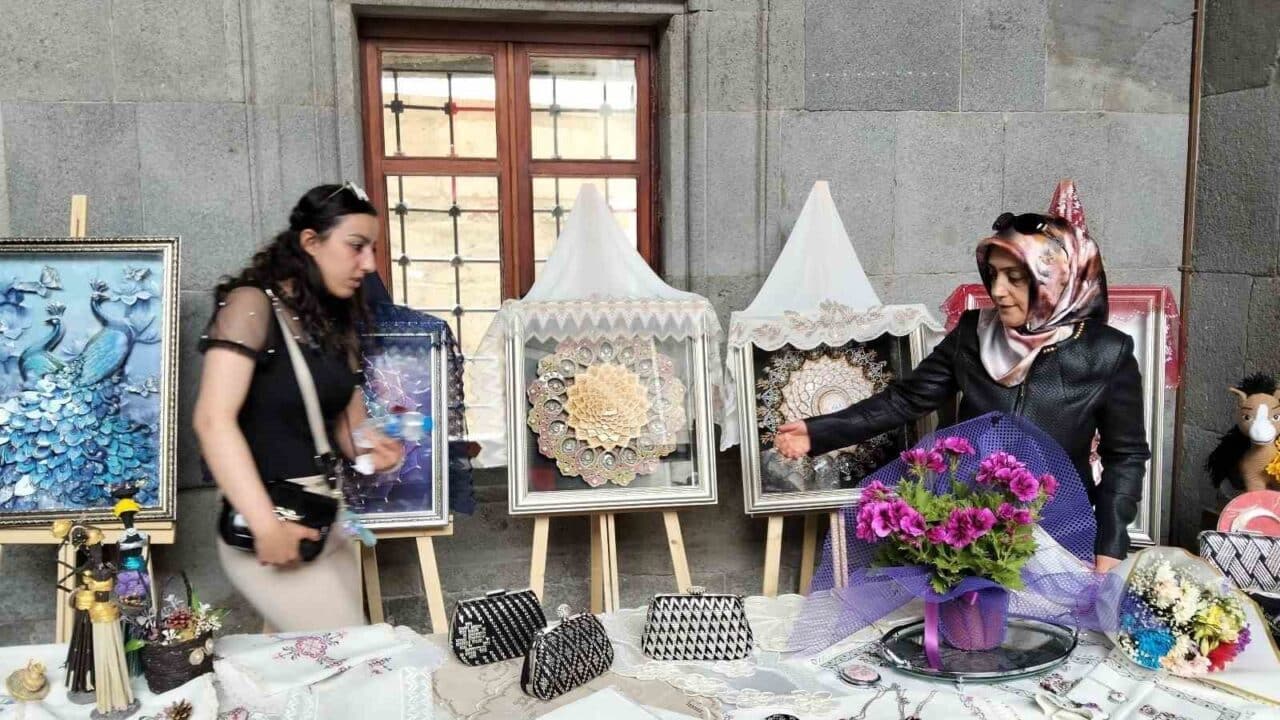 Pasinler Halk Eğitim Merkezi, Erzurum'da Çifte Minareli Medrese'de yıl sonu