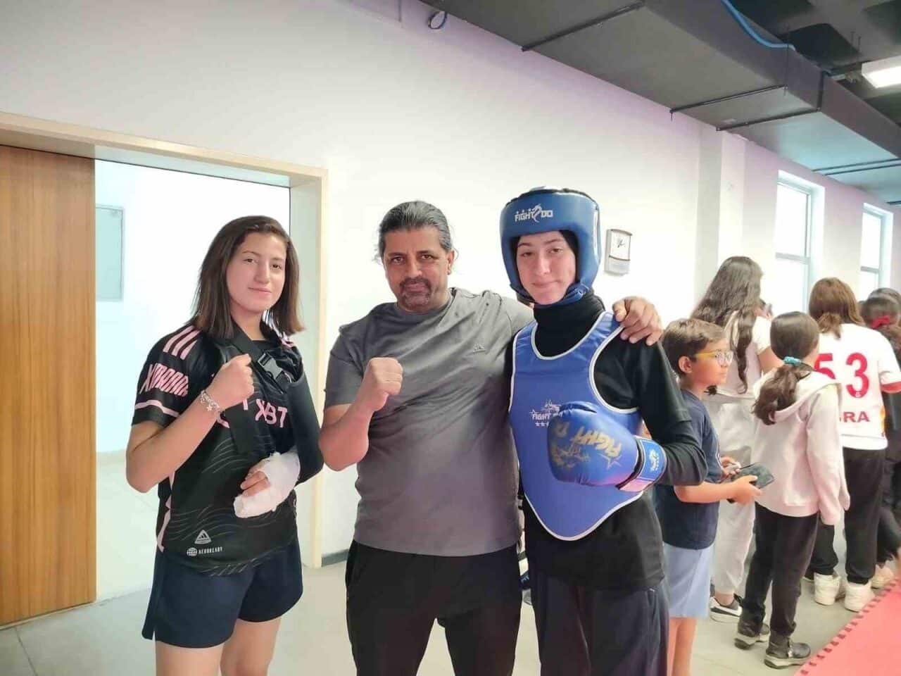 Elazığlı sporcular, Malatya'da yapılan 19 Mayıs Atatürk'ü Anma Gençlik ve