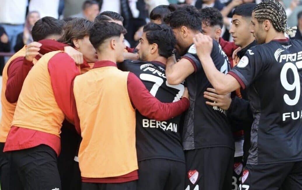 Nesine 2. Lig Kırmızı Grupta normal sezonun tamamlanmasıyla Elazığspor sezonu