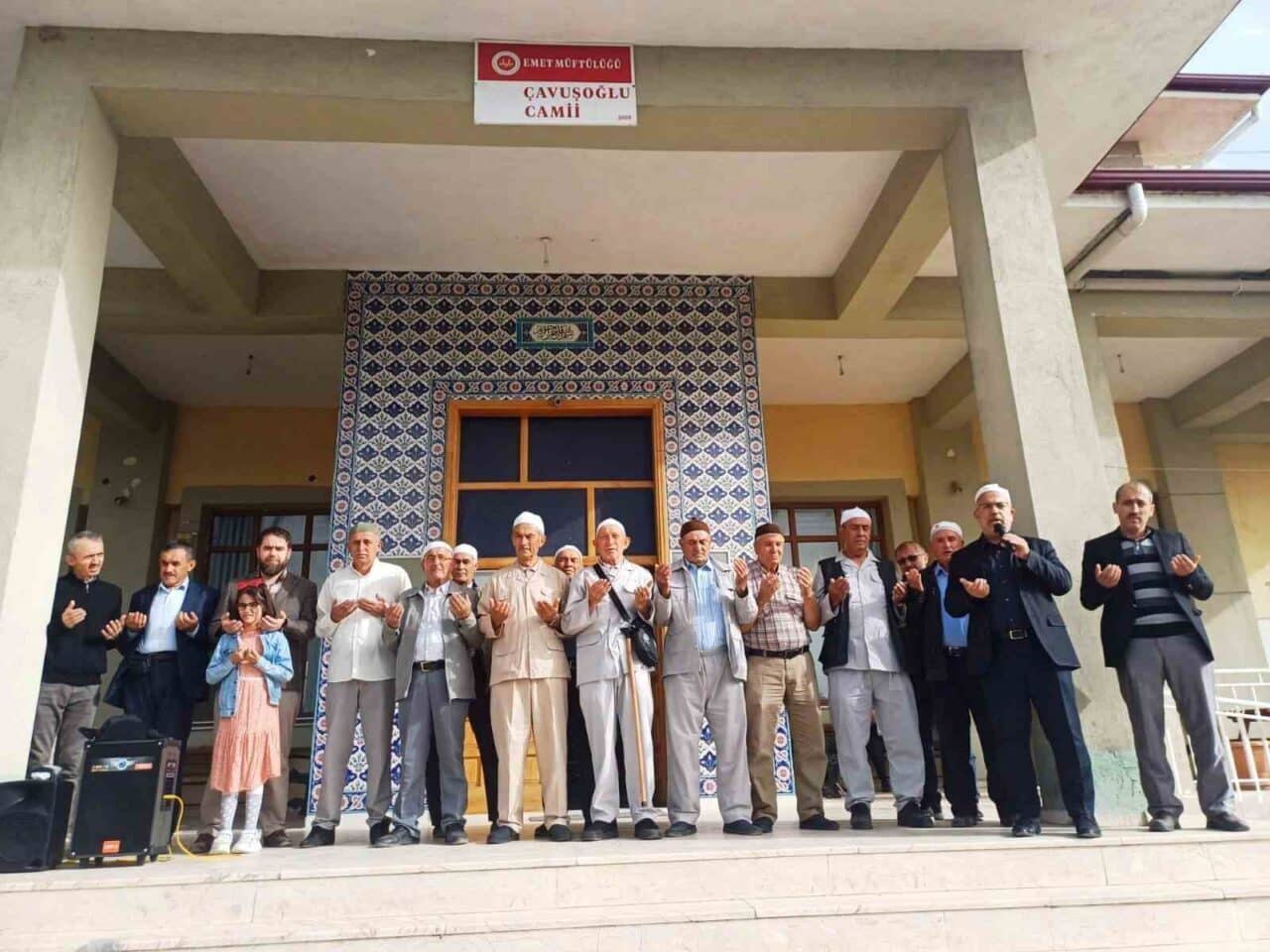 Kütahya'nın Emet ilçesinde, hac farizasını yerine getirmek üzere yola çıkacak