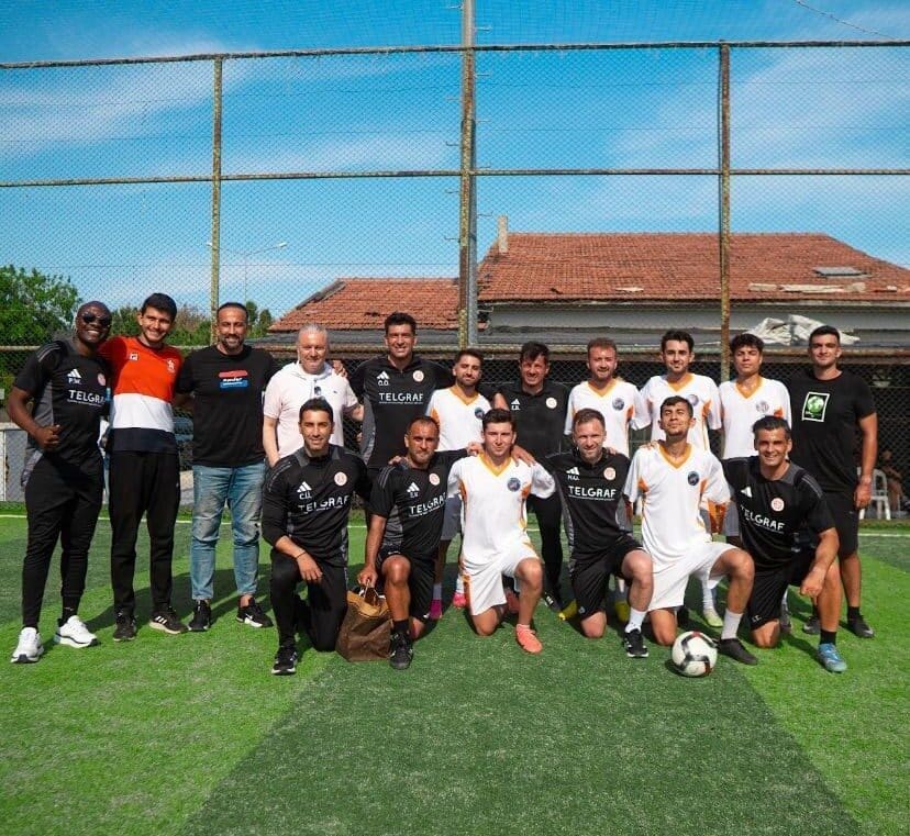 Antalyaspor'un Teknik Direktörü Emre Belözoğlu, teknik ekibiyle birlikte Akdeniz Üniversitesi'ni