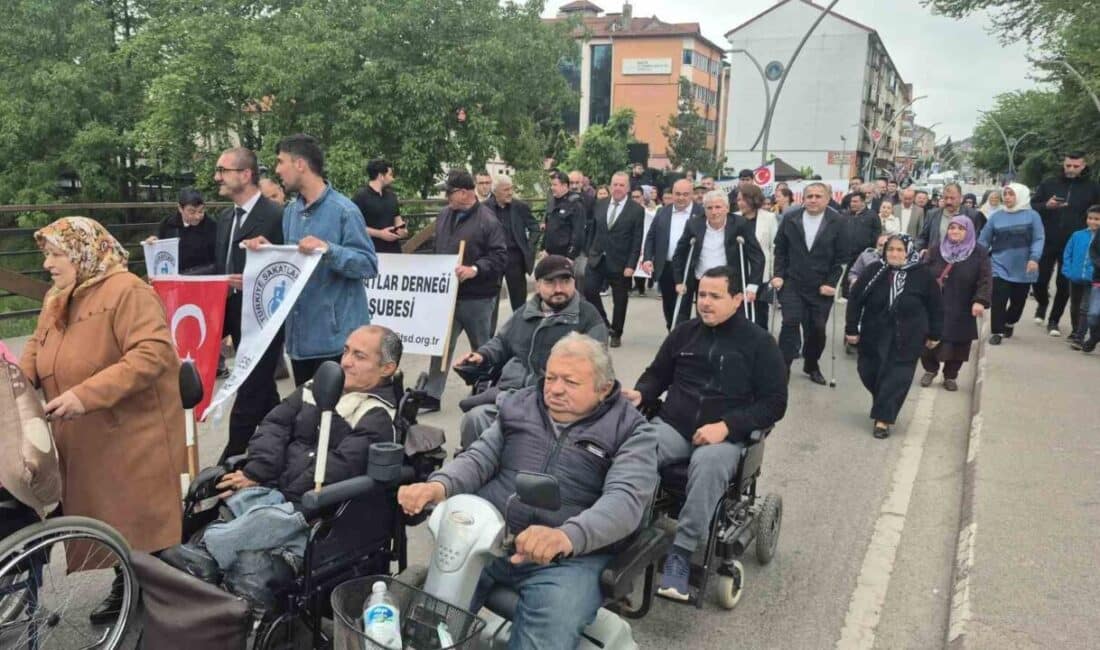 Bartın'da Engelliler Haftası etkinlikleri sırasında otizmli Deha Kartal, Merkez Komutanı