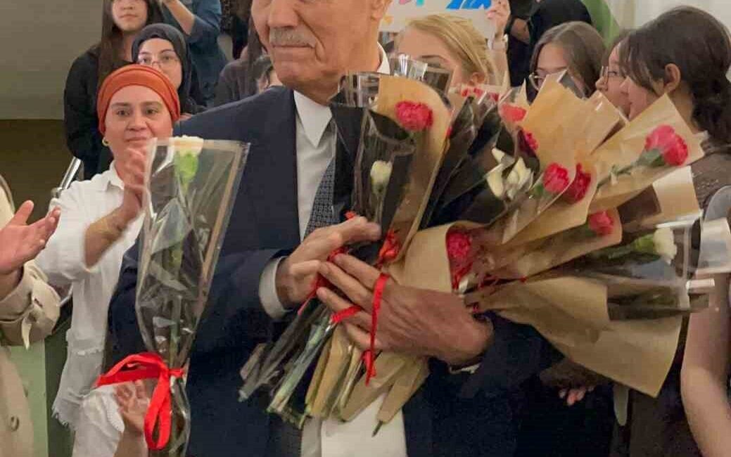 Ersin Bacaksız Anadolu Lisesi Müdürü Mehmet Emin Gökdere, emekli olması