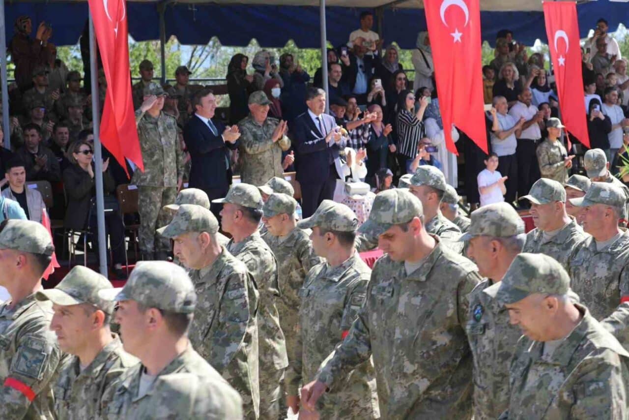 Erzincan’da 54 engelli birey, bir günlük temsili askerlik yaparak büyük