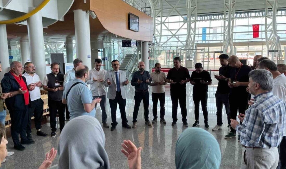 Diyanet İşleri Başkanlığı tarafından düzenlenen programda, Erzincan'dan 59. kafile hacı