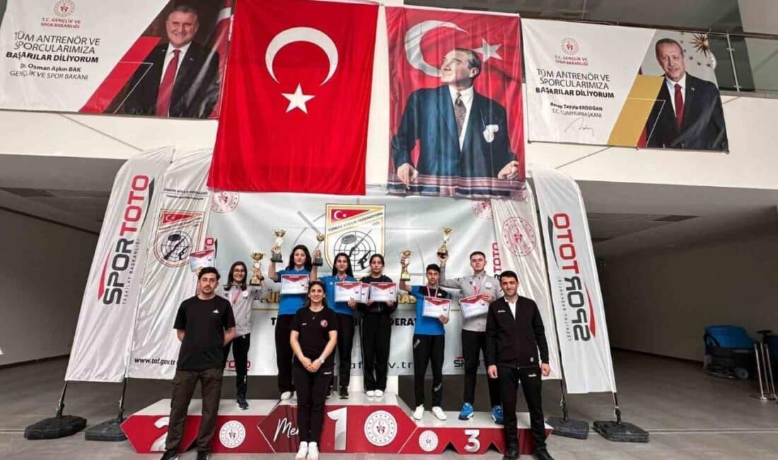 Erzincanlı atıcılar, Mersin'deki Okul Sporları Türkiye Şampiyonası'ndan toplam 5 madalya