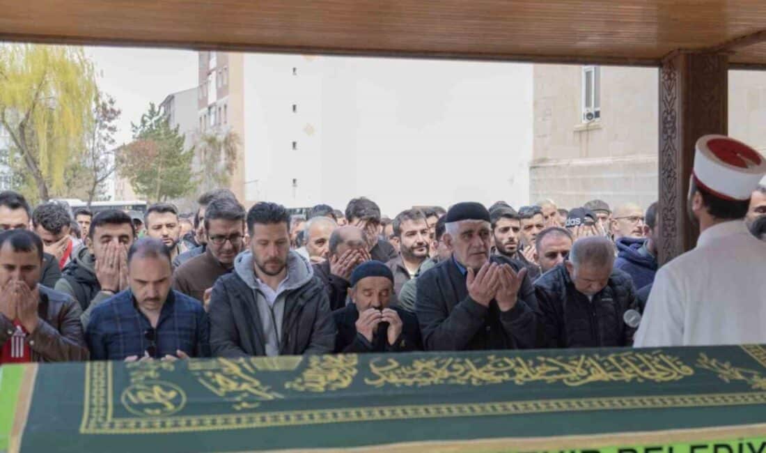 İbrahim Selamet, kalp krizi sonucu 41 yaşında hayatını kaybetti. Erzurum