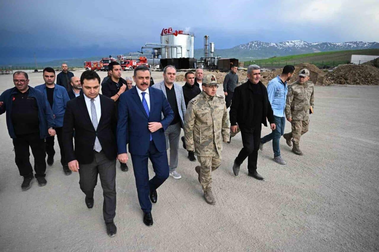 Erzurum Valisi Mustafa Çiftçi, Pasinler'deki asfalt tesislerinde meydana gelen patlama
