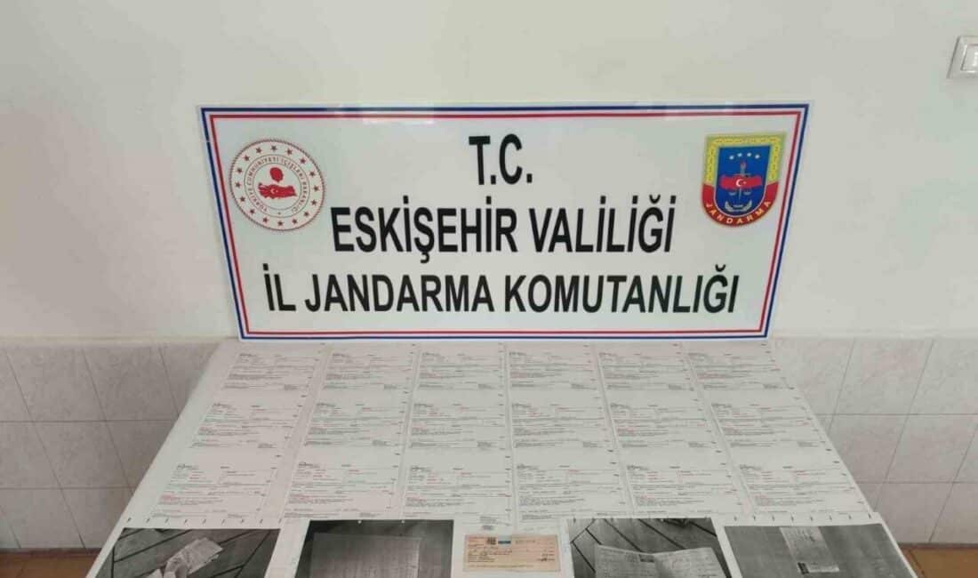 Eskişehir’de Jandarma, Baskı ve Şiddetle Senet İmzalatan İki Şüpheliyi Yakaladı Eskişehir'de jandarma, zorla senet imzalatarak tefecilik yaptığı öne sürülen 2
