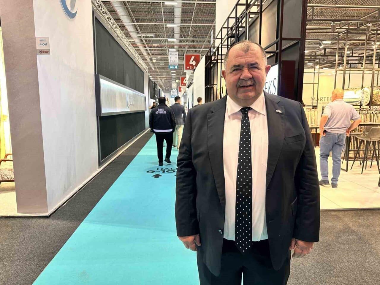 İstanbul'da gerçekleşen 32. HOMETEX Fuarı, ev tekstili sektörü profesyonellerini bir