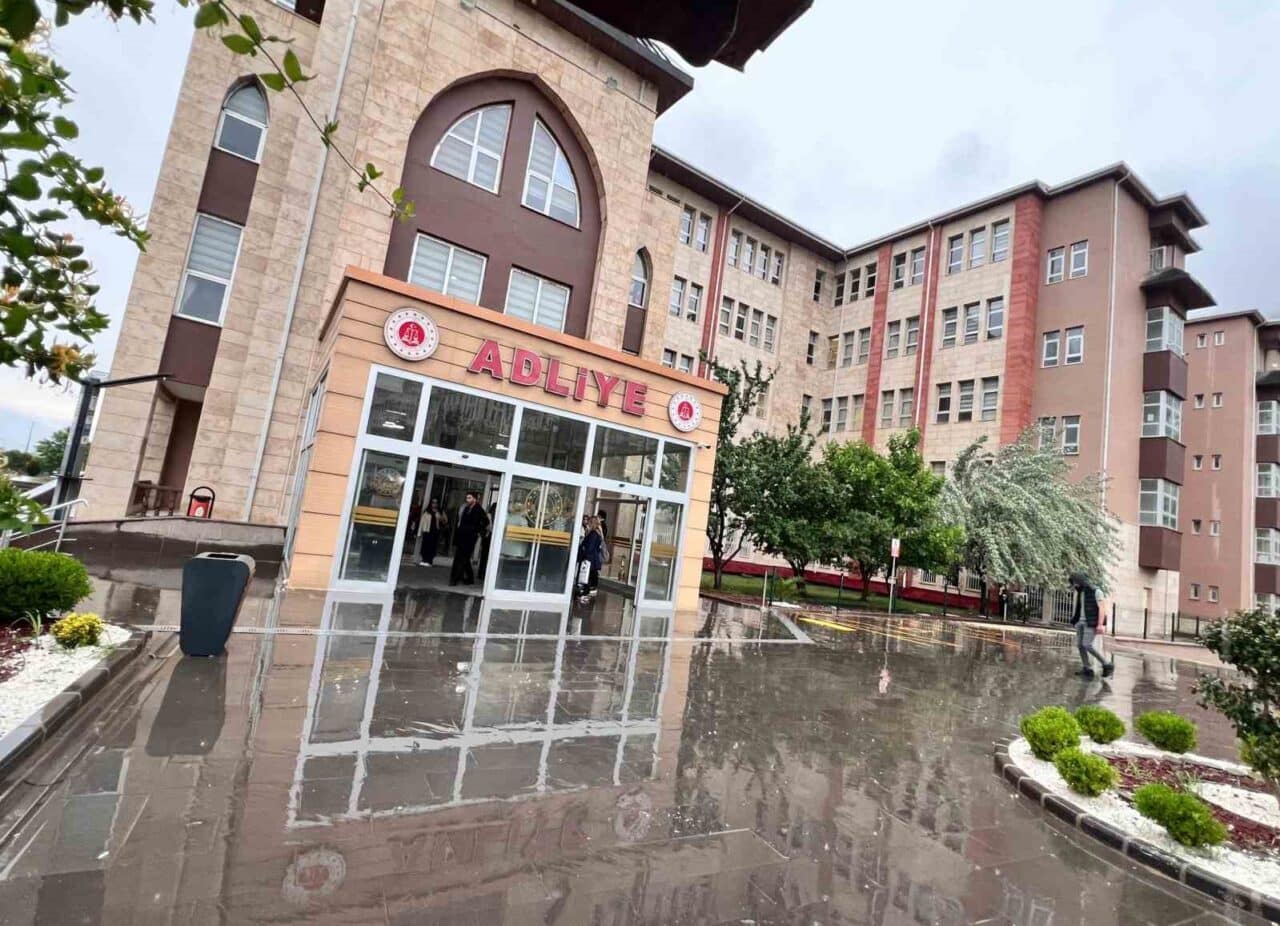Kahramanmaraş'taki depremde yıkılan Ezgi Apartmanı ile ilgili davada, tutuklu sanık