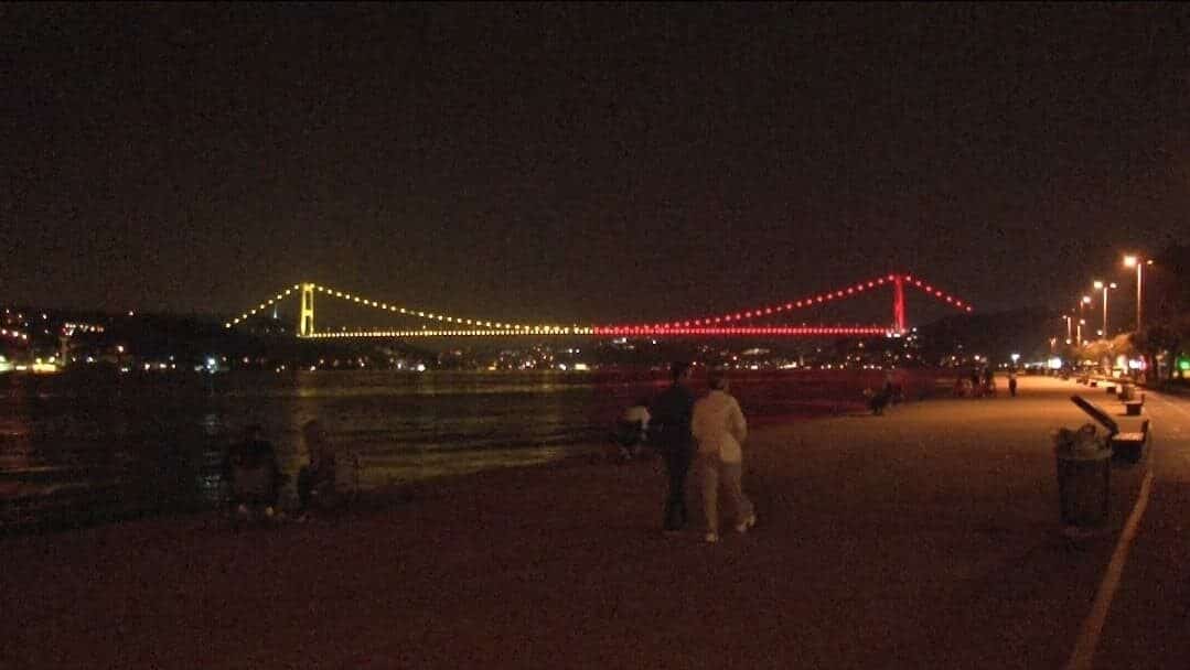Fatih Sultan Mehmet Köprüsü, Galatasaray'ın 2024-2025 sezonunu şampiyon tamamlayarak 5.