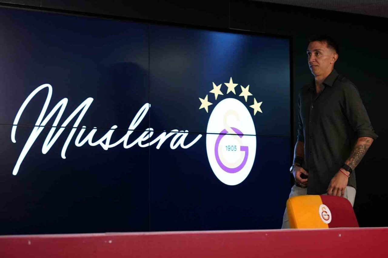 Fernando Muslera, Galatasaray'daki 14 yıllık kariyerine Başakşehir karşılaşmasıyla nokta koyduğunu