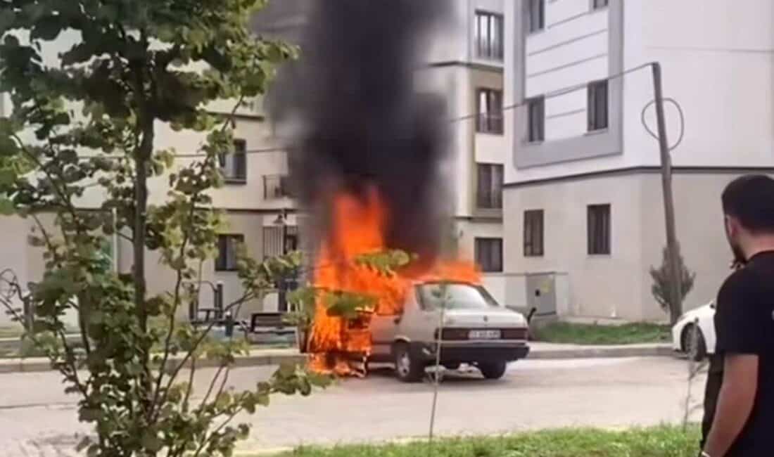 Diyarbakır’da Park Halindeki Fiat Tofaş Otomobili Alev Alev Yandı Diyarbakır'ın Bağlar ilçesinde park halindeki Fiat Tofaş marka otomobil, bilinmeyen