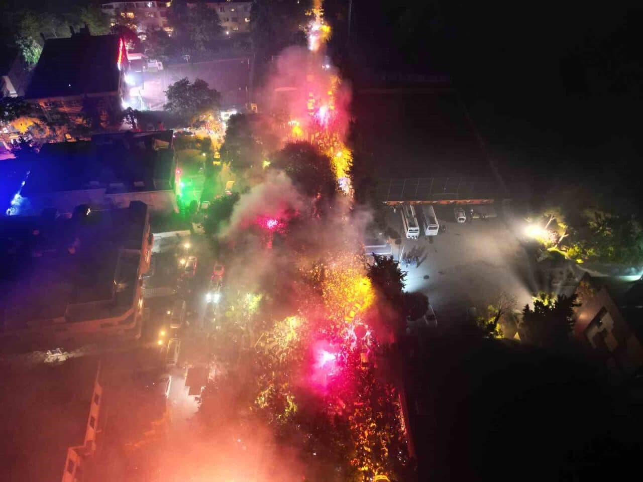 Galatasaray, 2024-2025 Süper Lig sezonunu kazanarak Florya'daki kutlamalarını büyük bir