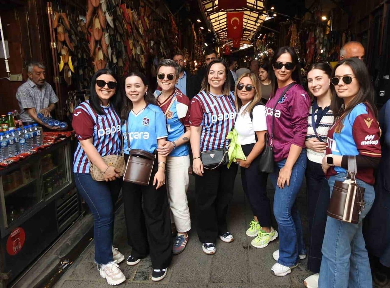 Galatasaray ve Trabzonspor taraftarları, Ziraat Türkiye Kupası finali için Gaziantep'e