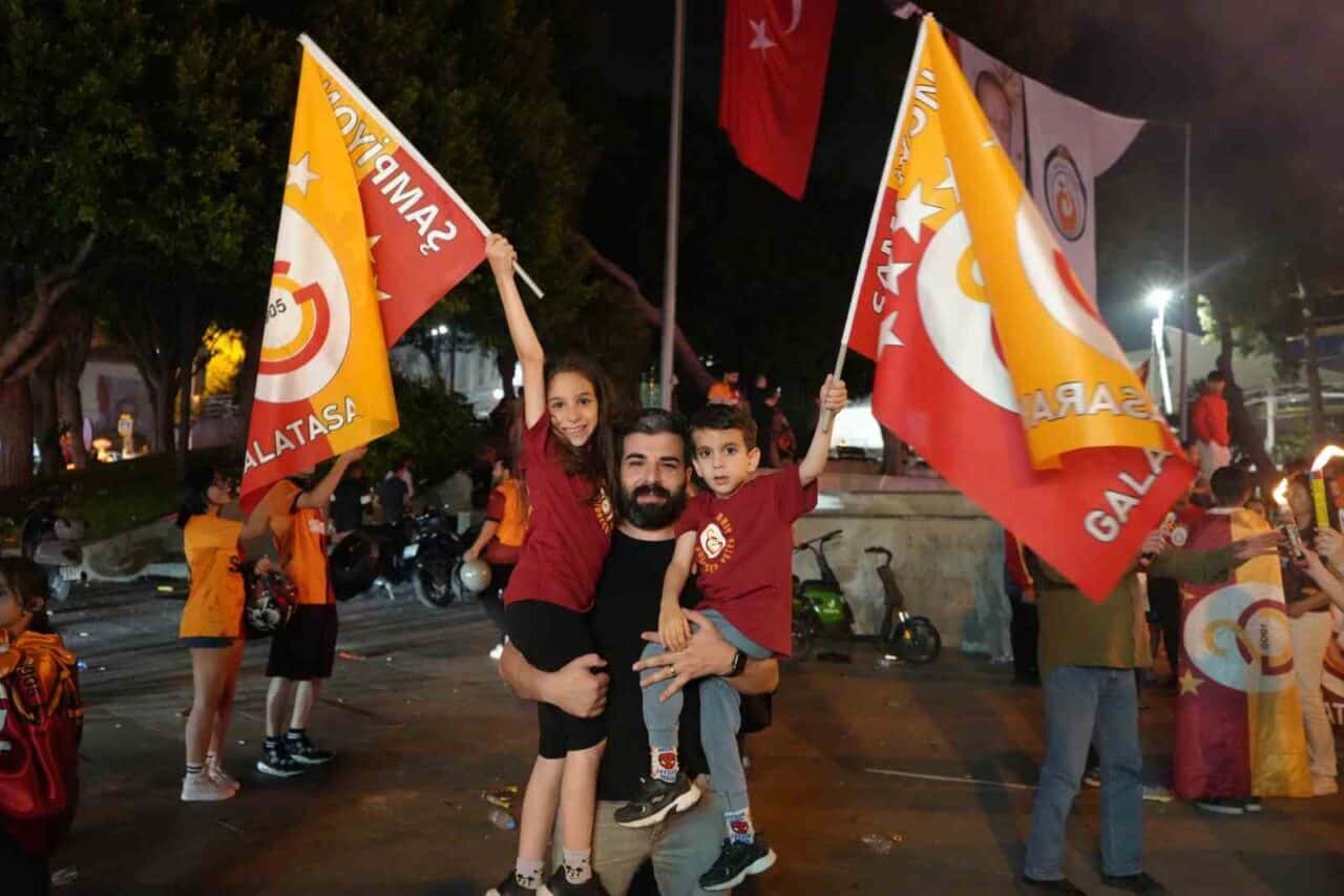 Galatasaray, Süper Lig'in 36. haftasında Kayserispor'u yenerek şampiyonluğunu ilan etti.