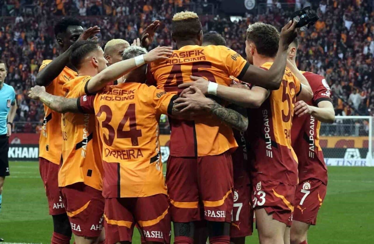 Galatasaray, Süper Lig'in 35. haftasında Trabzonspor'la karşılaşacak ve şampiyonluk hedefi