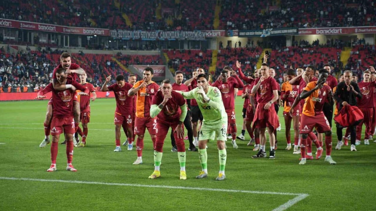 Galatasaray, 63. Ziraat Türkiye Kupası finalinde Trabzonspor'u 3-0 yenerek 19.