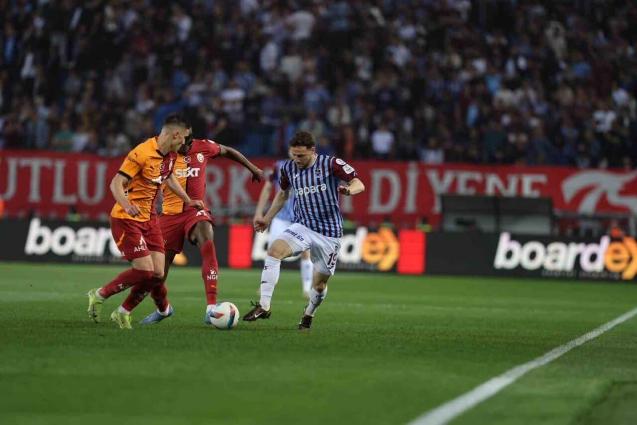 Galatasaray Teknik Direktörü Okan Buruk, Trabzonspor ile oynanacak karşılaşmada Sivasspor
