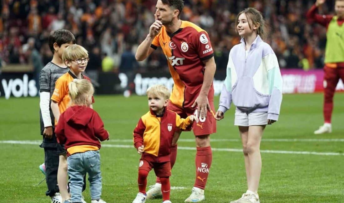 Galatasaray, Sivasspor'u 4-1'lik skorla mağlup ederek şampiyonluk yolunda önemli bir