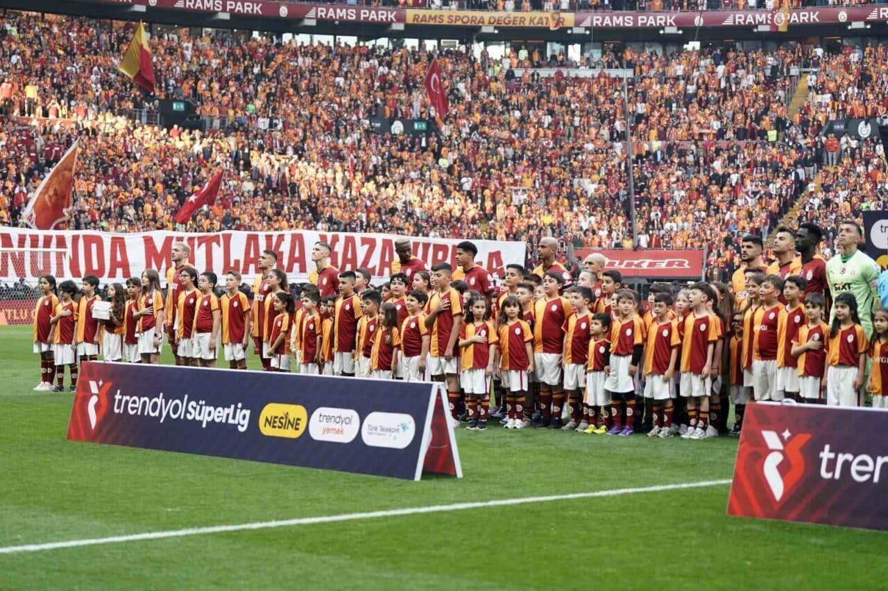 Galatasaray Teknik Direktörü Okan Buruk, Kayserispor maçında son Ziraat Türkiye