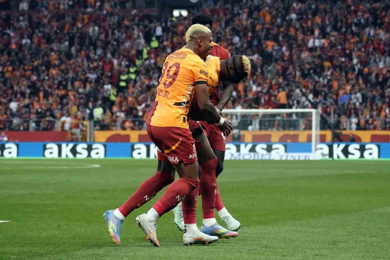 Galatasaray, son 3 maçında 14 gol atarak büyük bir form