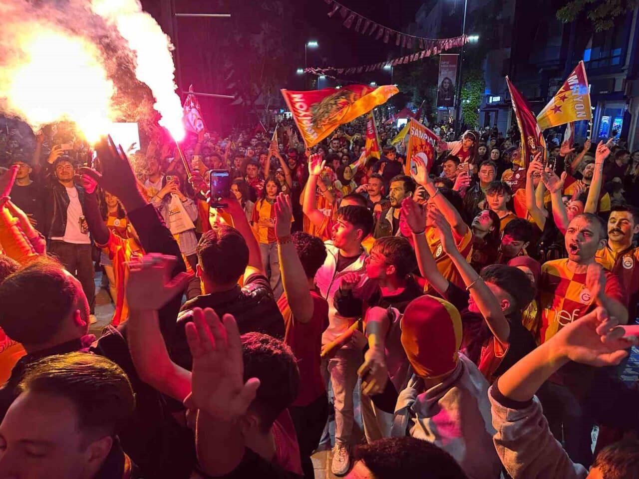 Galatasaray, Trendyol Süper Lig’in 36. haftasında Kayserispor’u 3-0 yenerek, ligin