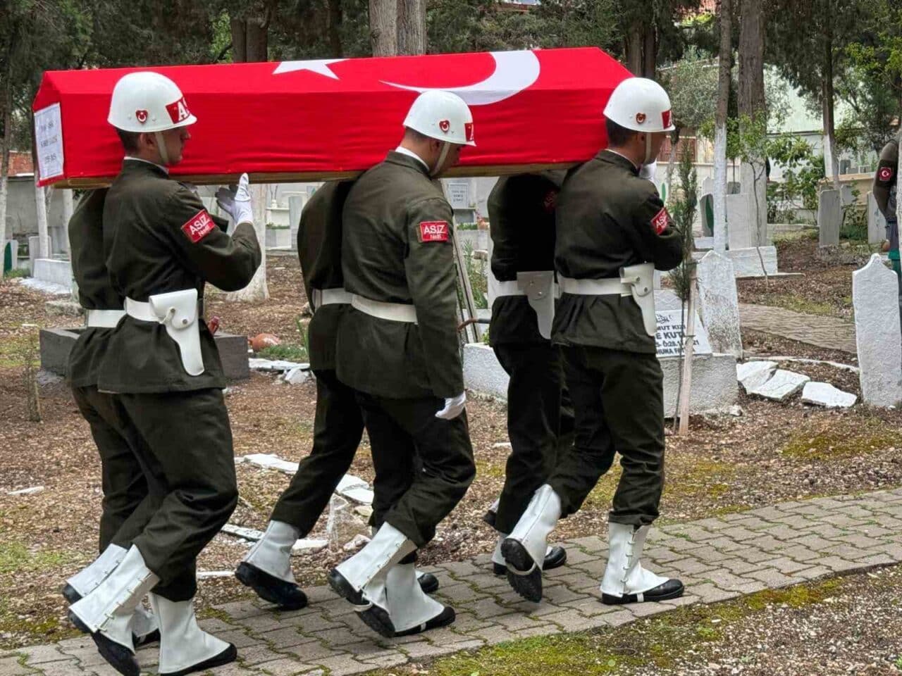 Manisa'nın Soma ilçesinde yaşayan Kıbrıs Gazisi Hasan Hüseyin Işık, 70