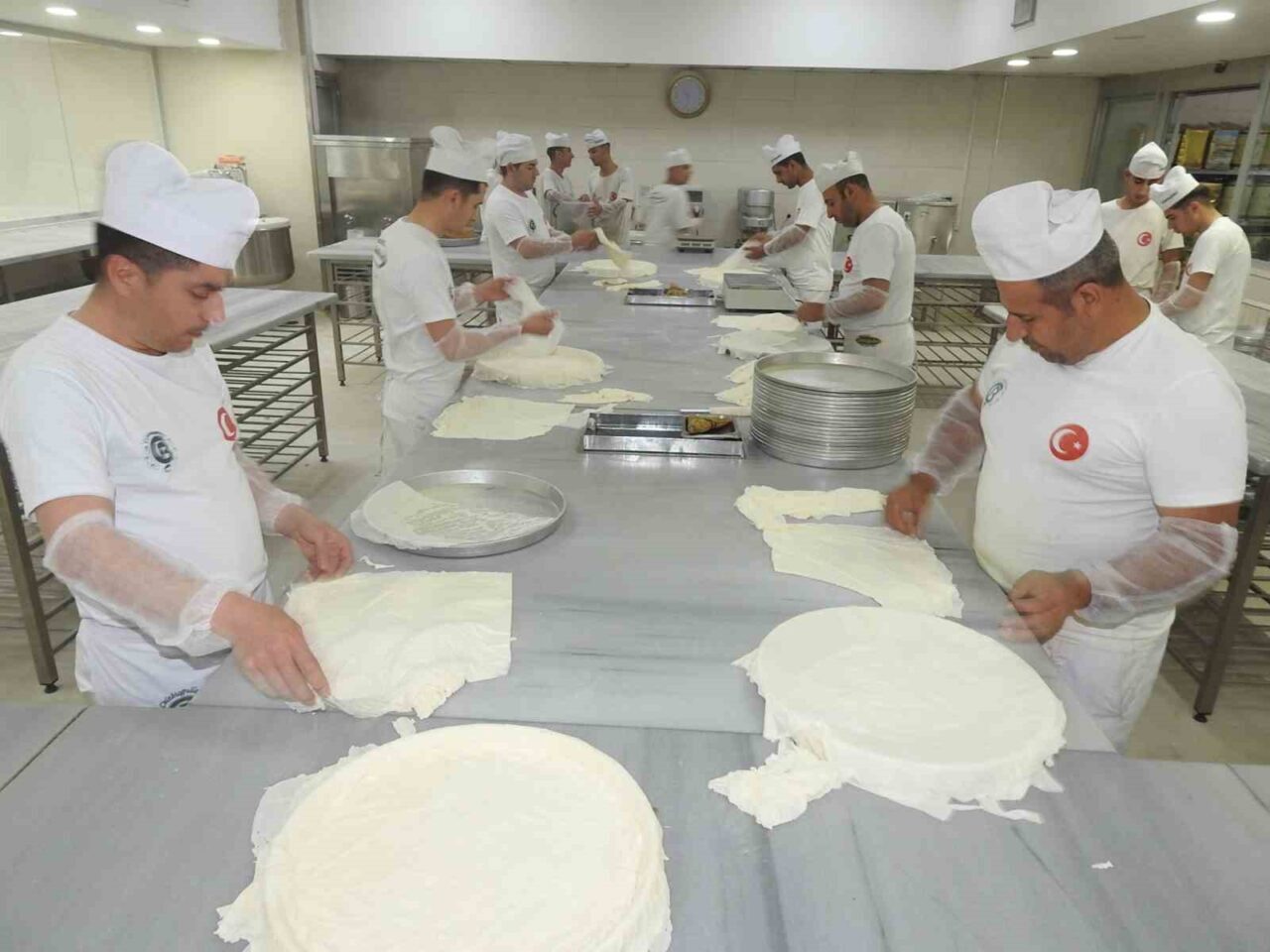 Gaziantep’te baklava ustaları, Kurban Bayramı hazırlıkları çerçevesinde yoğun bir mesaiye