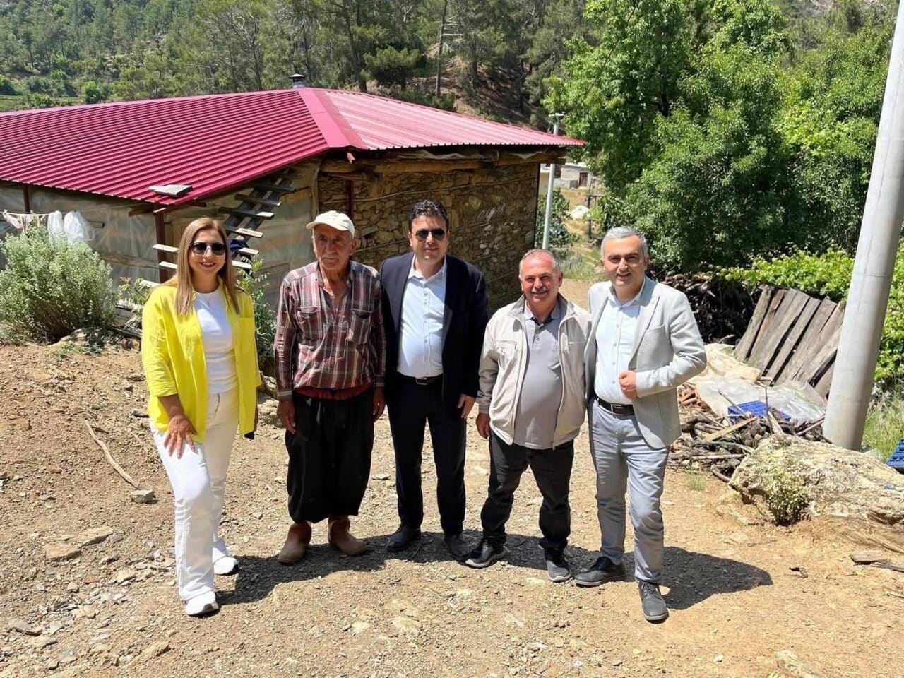 Antalya'nın Gazipaşa ilçesinde, Sosyal Yardımlaşma ve Dayanışma Vakfı (SYDV) Müdürü