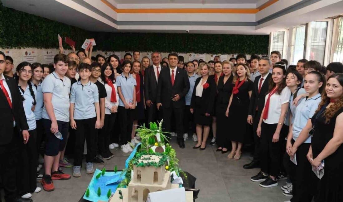 Gaziantep Kolej Vakfı Özel Ortaokulu'nda gerçekleştirilen Bilim Şenliği, GKV Özel
