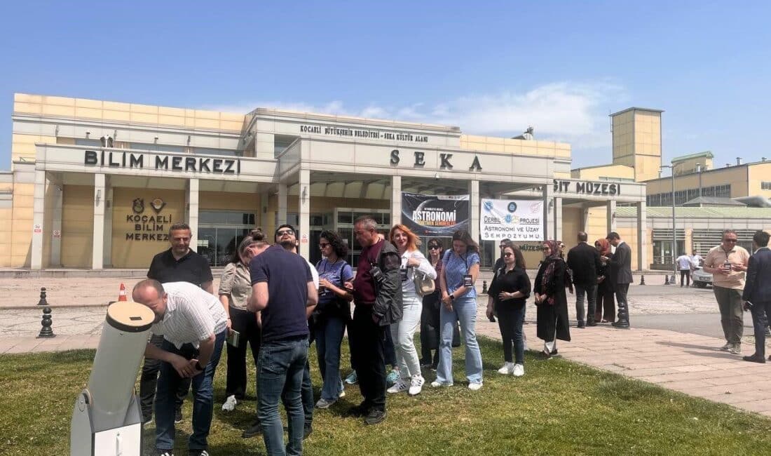 Kocaeli Bilim Merkezi'nde düzenlenen "Astronomi Öğretmen Semineri" ve "Çocuk Akademisi"