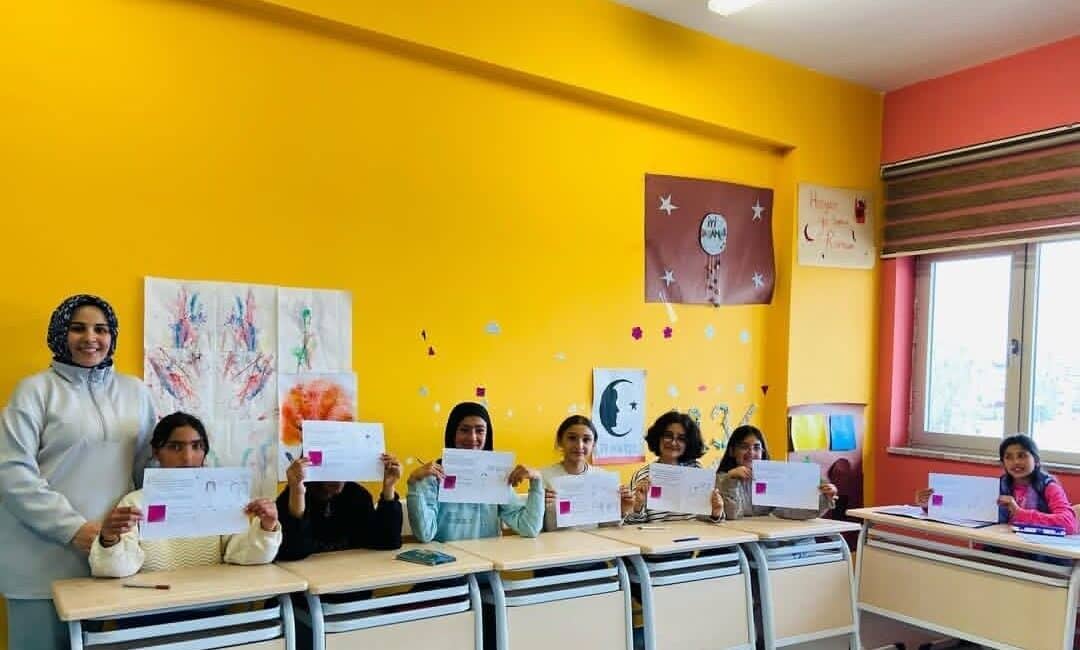 Diyadin Gençlik Merkezi’nden Kardeşlik Haftası’na Özel Anlamlı Etkinlik Ağrı'nın Diyadin ilçesindeki Gençlik Merkezi, Kardeşlik Haftası nedeniyle gerçekleştirilen etkinlikte,