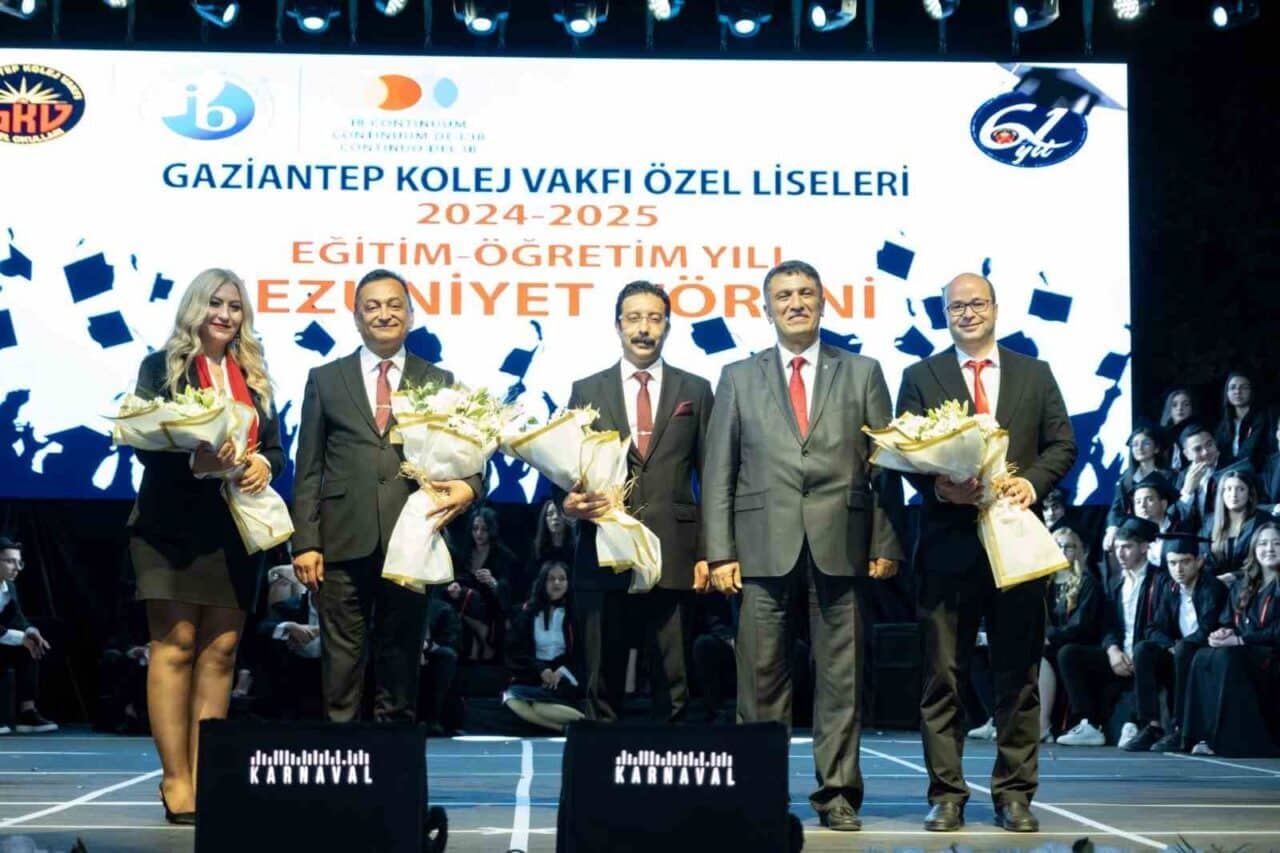 Gaziantep Kolej Vakfı Özel Liseleri 2024-2025 mezuniyet töreninde, Nüket Ersoy