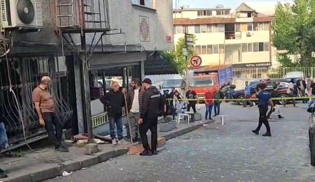 İstanbul Güngören'de Sanayi Mahallesi Sadet Sokak'taki lazer kesim atölyesinde sabah