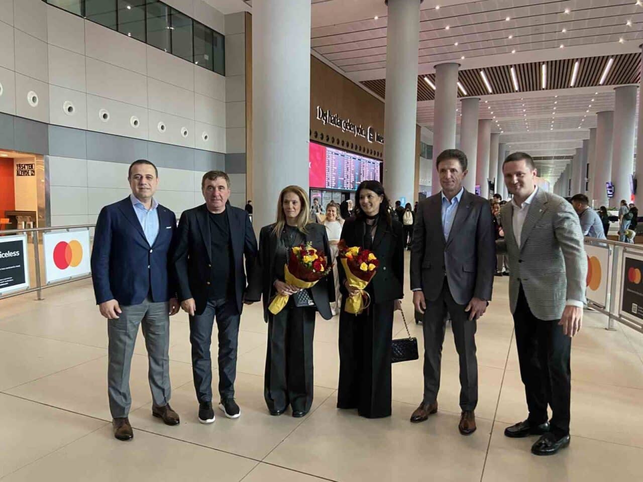 Galatasaray efsaneleri Gheorghe Hagi ve Gheorghe Popescu, UEFA Kupası zaferinin