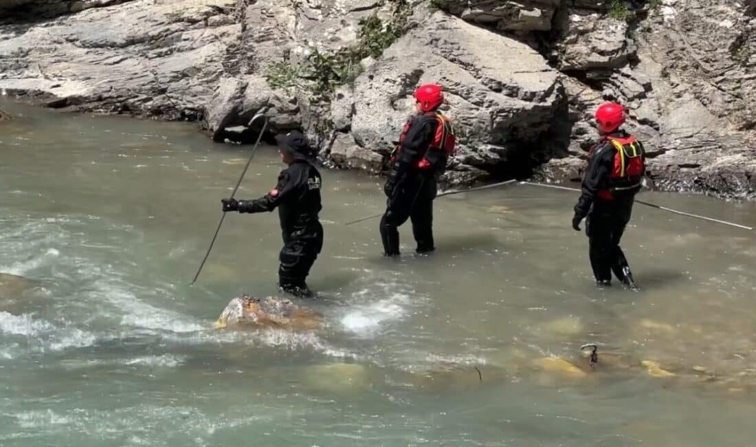 Hakkari’de Akıntıya Kapılan Genç İçin Arama Çalışmaları Devam Ediyor Hakkari'nin Yüksekova ilçesine bağlı Dağlıca köyünde 16 yaşındaki İbrahim Nicir