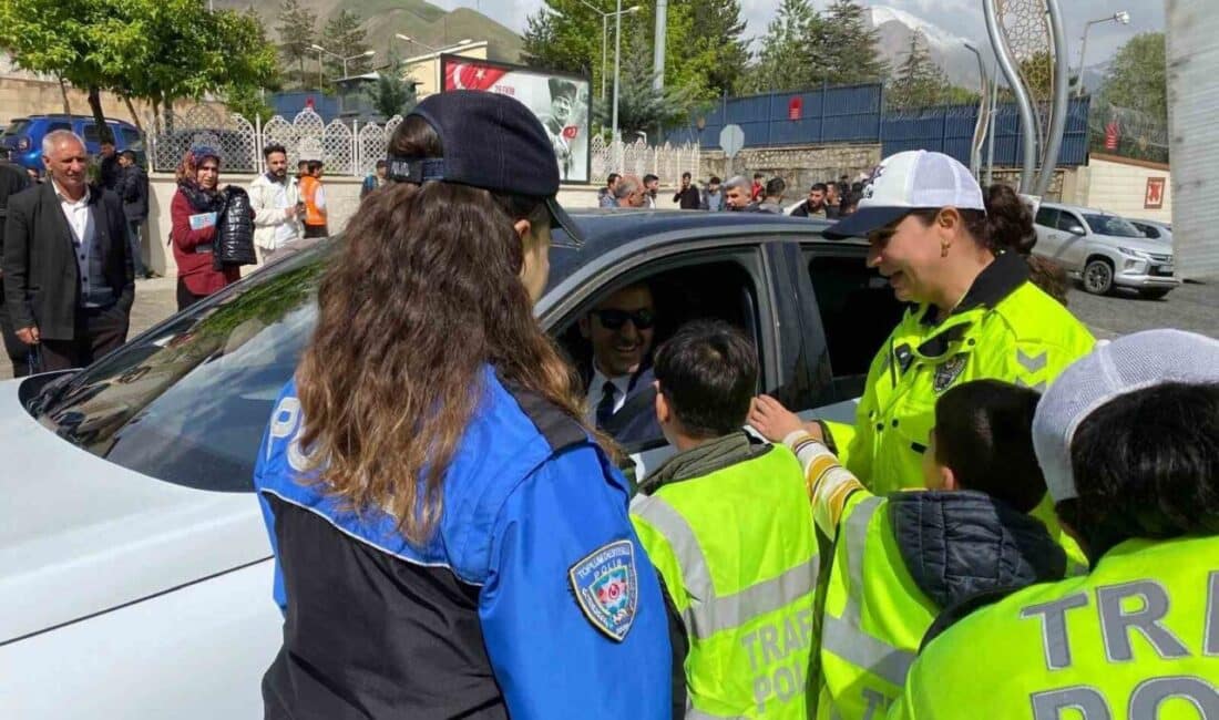 Hakkari Emniyet Müdürlüğü, Engelliler Haftası kapsamında özel eğitim öğrencilerine trafik