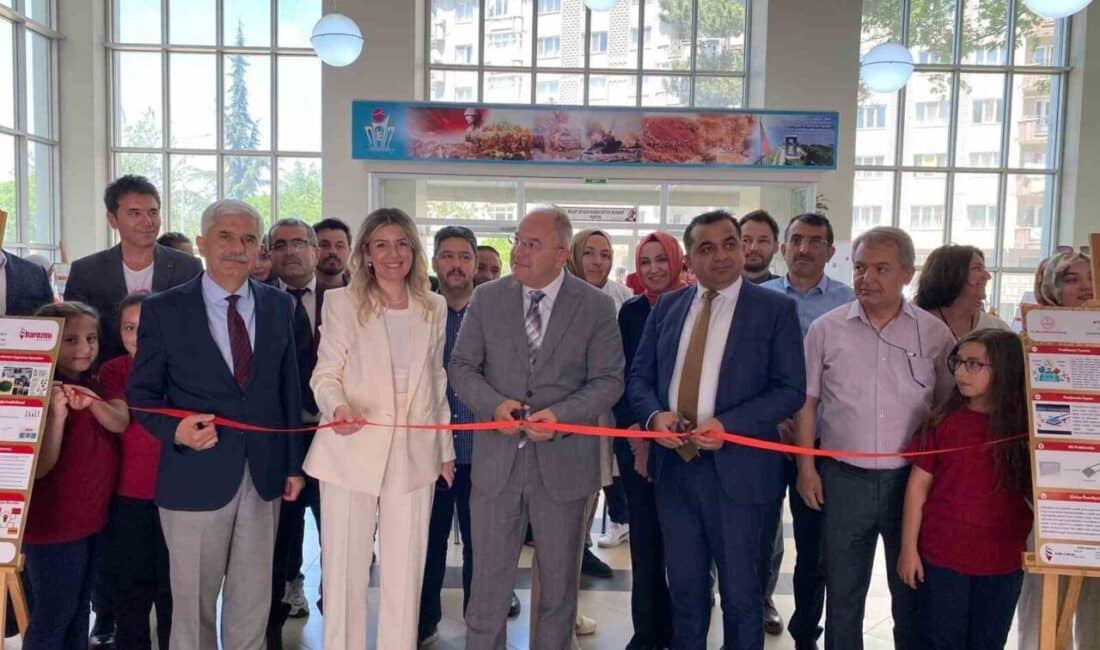 Afyonkarahisar'da İbrahim Evren Kız Mesleki ve Teknik Anadolu Lisesi'nde düzenlenen