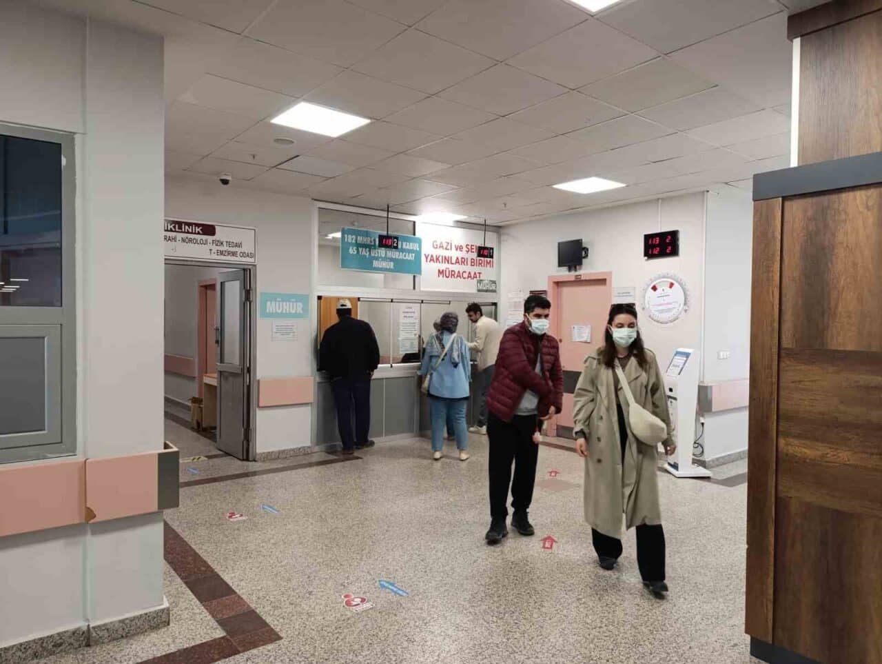 Afyonkarahisar Devlet Hastanesi, şehit aileleri ve gaziler için girişte hızlı
