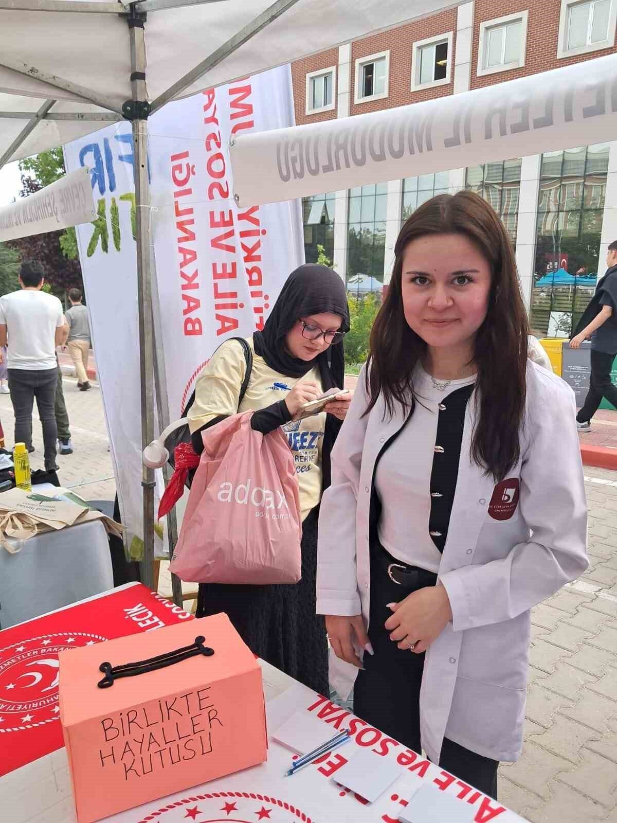 Bilecik Şeyh Edebali Üniversitesi bahar şenliklerinde, Bilecik Aile ve Sosyal