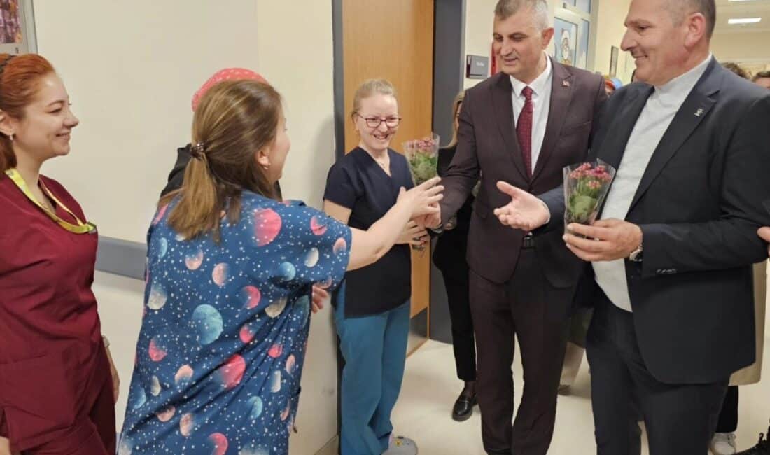 Gölcük Belediye Başkanı Ali Yıldırım Sezer, 12 Mayıs Hemşireler Günü'nde