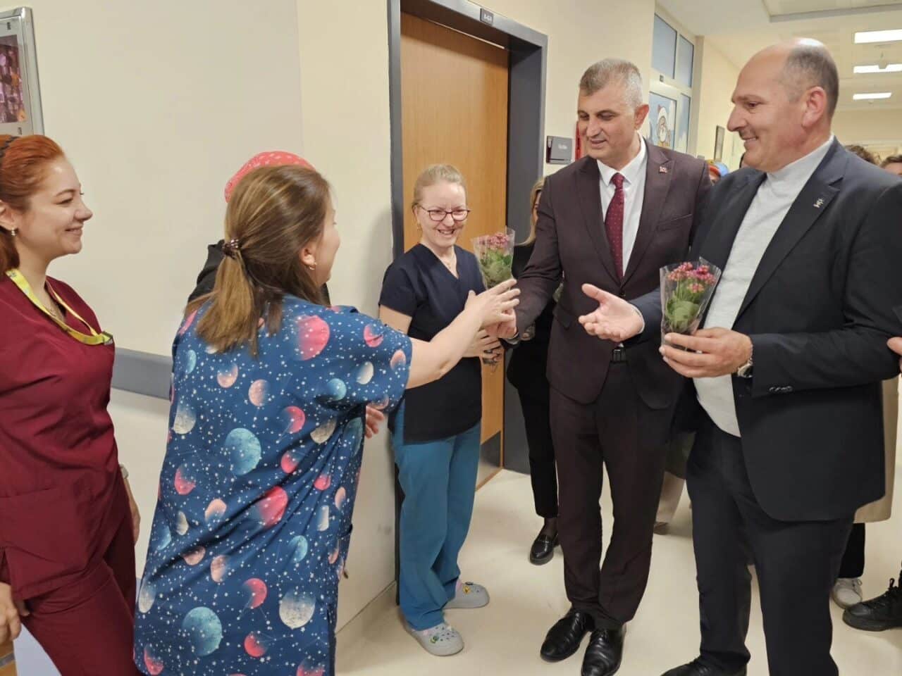 Gölcük Belediye Başkanı Ali Yıldırım Sezer, 12 Mayıs Hemşireler Günü'nde