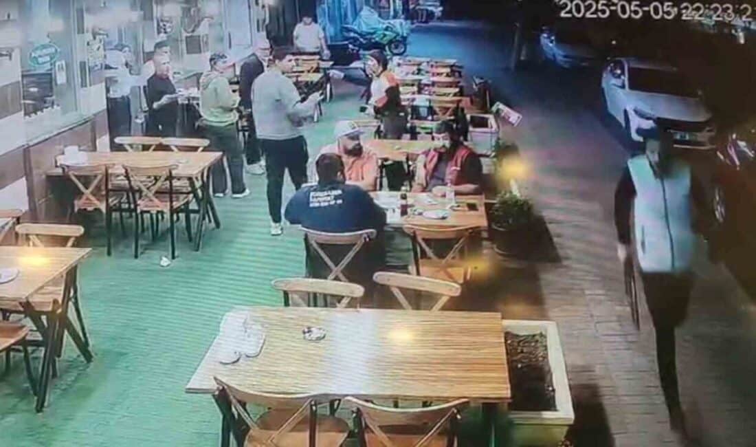 Antalya'nın Manavgat ilçesinde bir iş yerinin camına pompalı tüfekle ateş