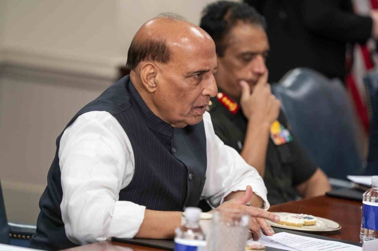 Hindistan Savunma Bakanı Rajnath Singh, Pakistan'ın nükleer silahlarının güvenliğinden endişe